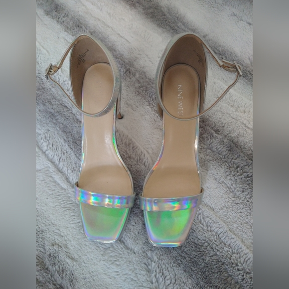 Silver Iridescent Heels - Nine West - Picture 1 of 4